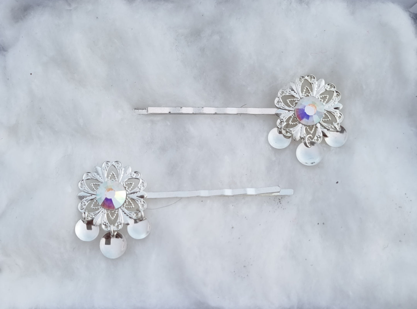 Lieđđi hairpin Crystal AB