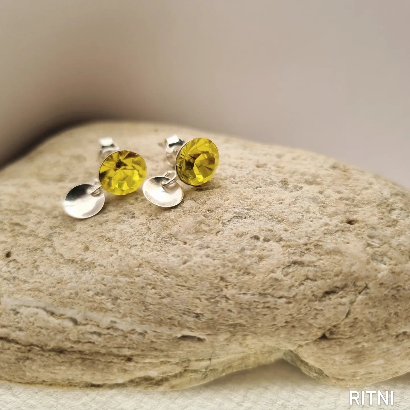 Muorji stud earring