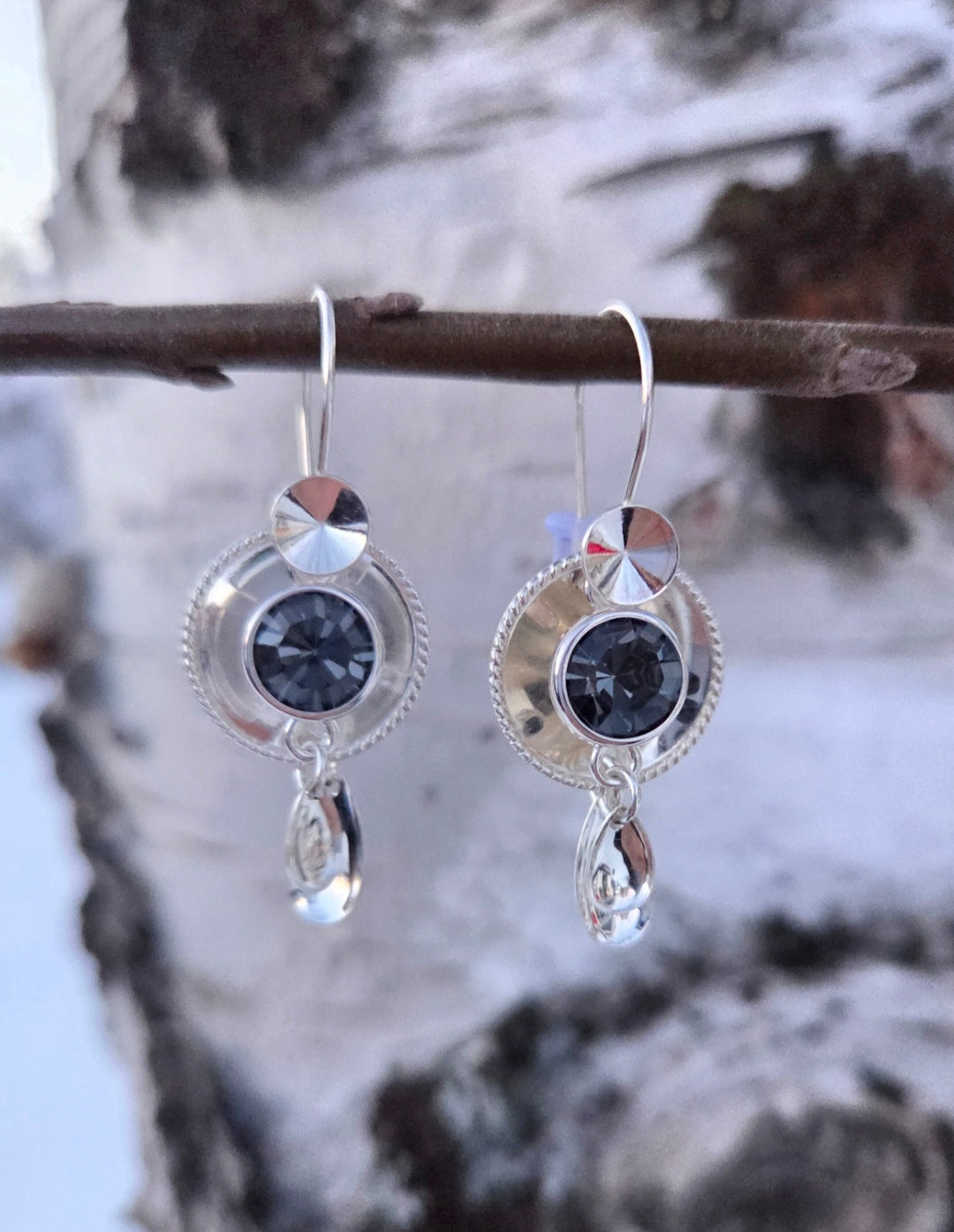 Giron earring, black diamond