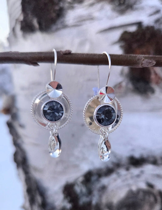 Giron earring, black diamond