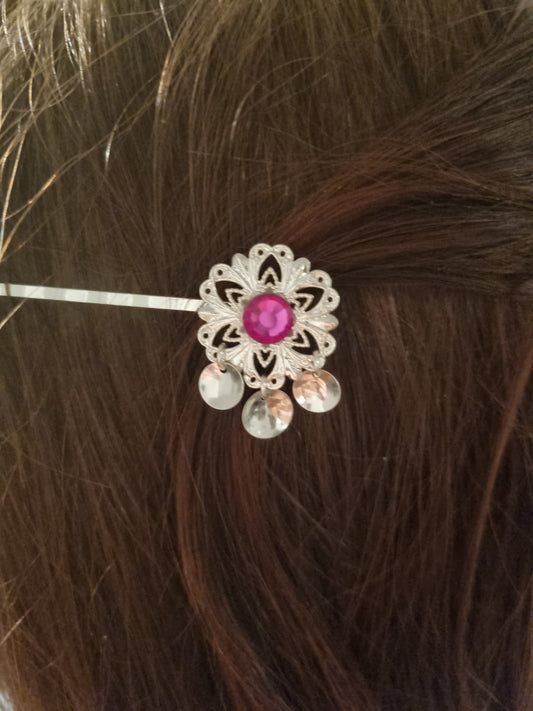 Lieđđi hairpin Cerise